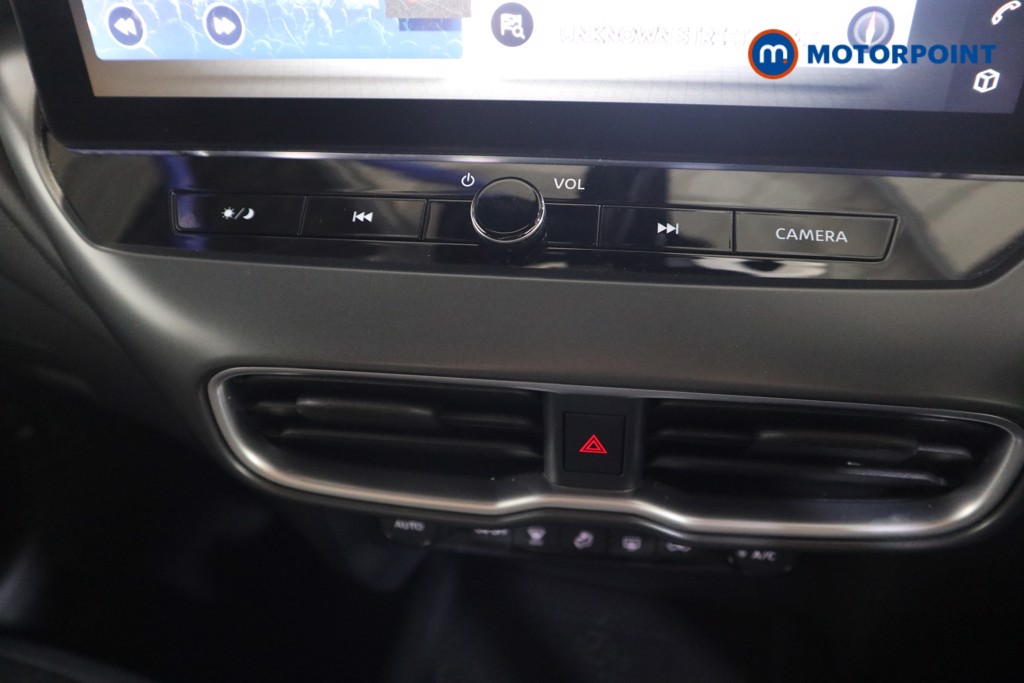 Nissan Juke N-Connecta Automatic Petrol SUV - Stock Number (1558248) - 7th supplementary image