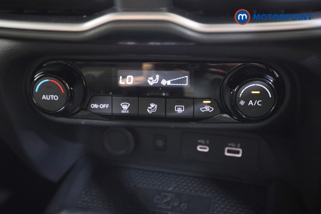 Nissan Juke N-Connecta Automatic Petrol SUV - Stock Number (1558248) - 8th supplementary image