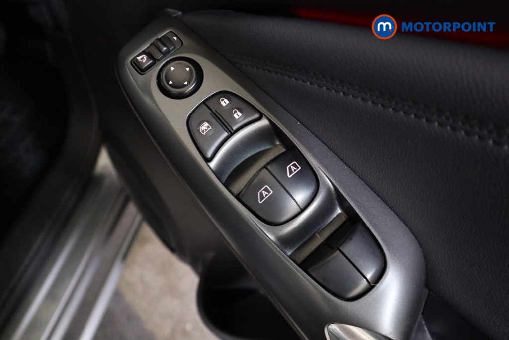 Nissan Juke N-Connecta Automatic Petrol SUV - Stock Number (1558248) - 11th supplementary image