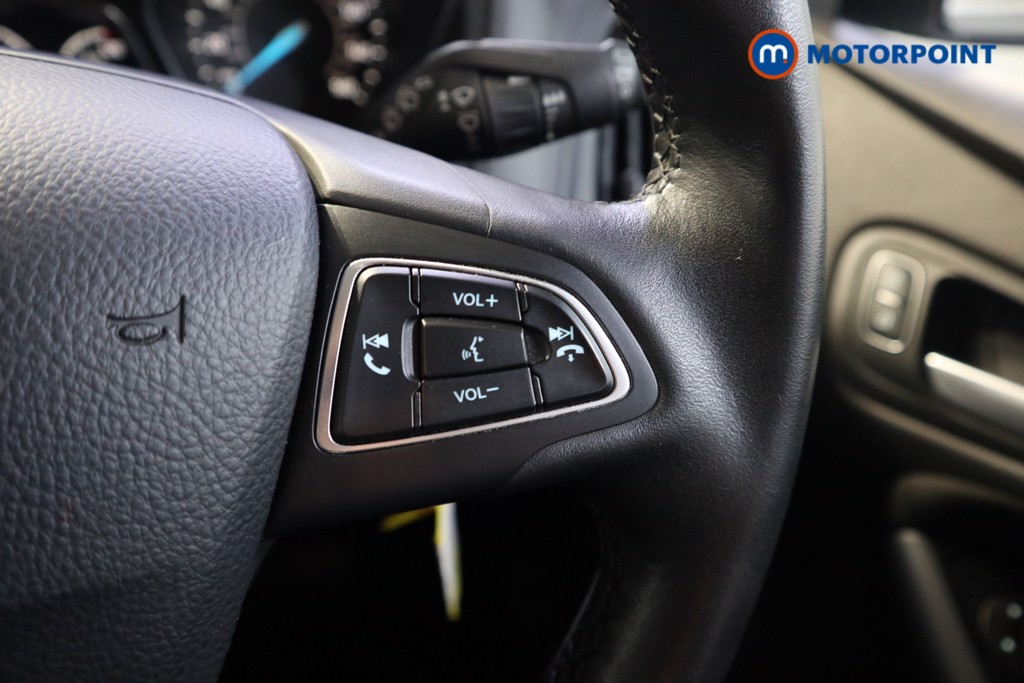 Ford Focus Zetec Manual Diesel Hatchback - Stock Number (1558488) - 4th supplementary image