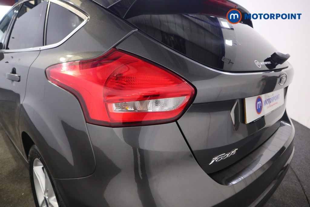 Ford Focus Zetec Manual Diesel Hatchback - Stock Number (1558488) - 19th supplementary image