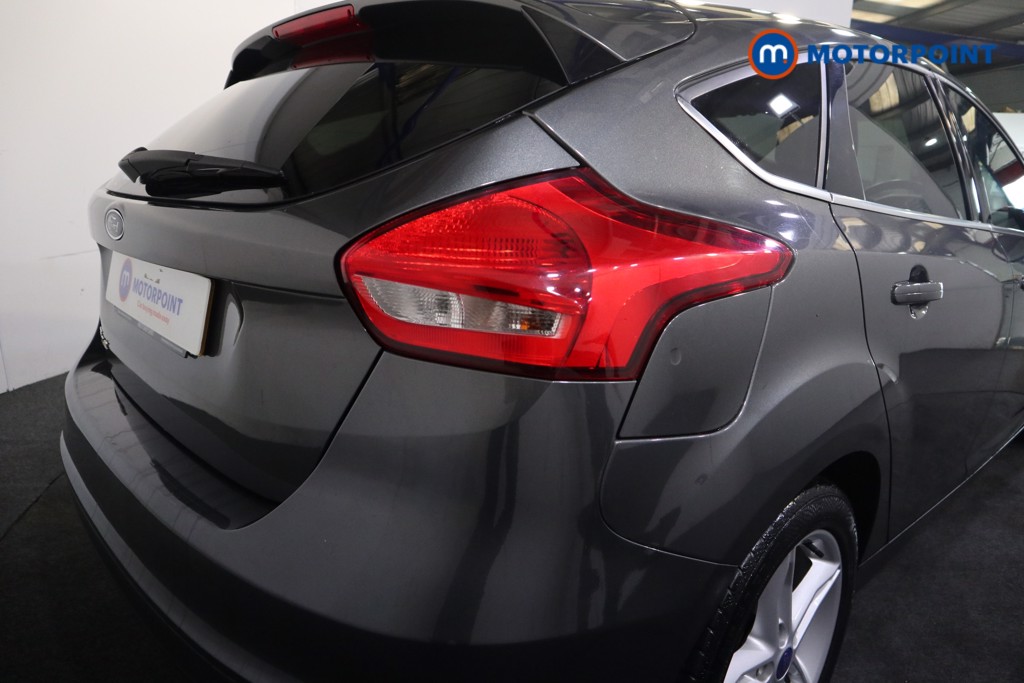 Ford Focus Zetec Manual Diesel Hatchback - Stock Number (1558488) - 20th supplementary image