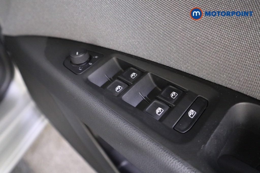 Seat Leon Se Dynamic Manual Petrol Hatchback - Stock Number (1559008) - 10th supplementary image