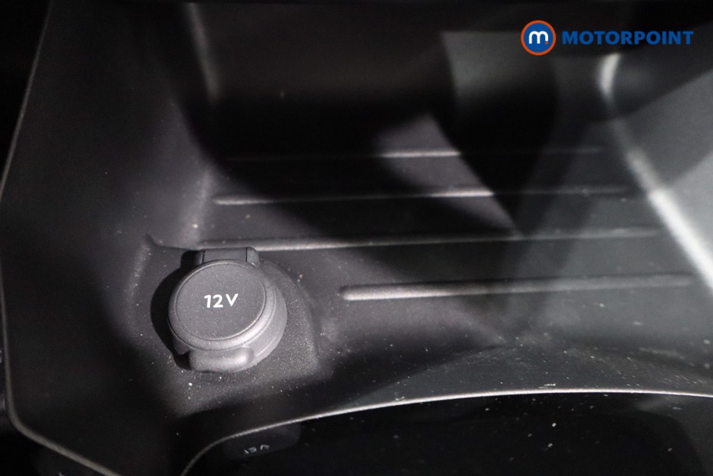 Peugeot 208 Allure Automatic Petrol-Electric Hybrid Hatchback - Stock Number (1559363) - 18th supplementary image