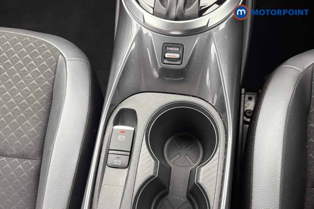 Nissan Juke N-Connecta Automatic Petrol SUV - Stock Number (1560429) - 6th supplementary image