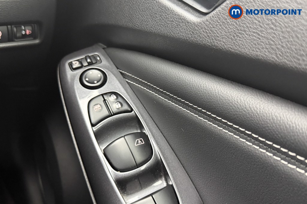 Nissan Juke N-Connecta Automatic Petrol SUV - Stock Number (1560429) - 12th supplementary image
