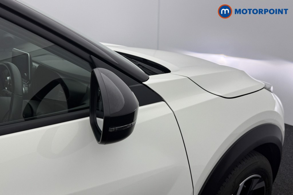 Nissan Juke N-Connecta Automatic Petrol SUV - Stock Number (1560429) - 14th supplementary image