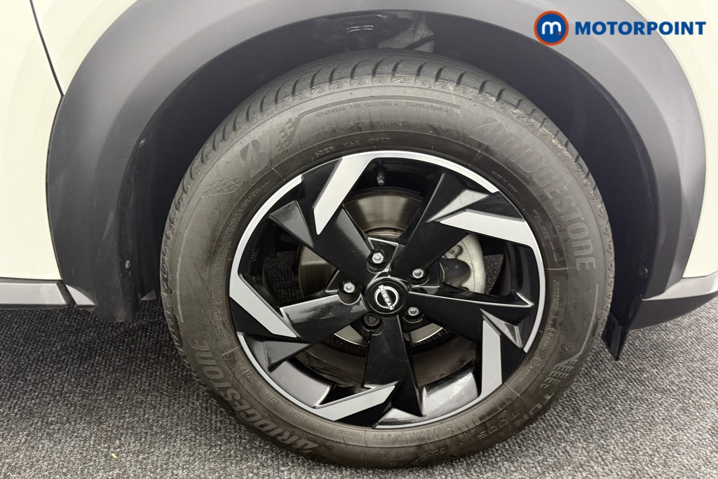 Nissan Juke N-Connecta Automatic Petrol SUV - Stock Number (1560429) - 26th supplementary image