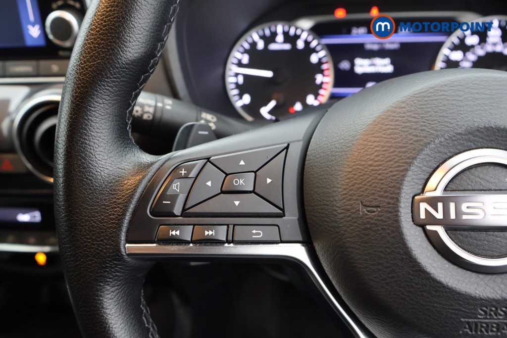 Nissan Juke N-Connecta Automatic Petrol SUV - Stock Number (1560437) - 2nd supplementary image
