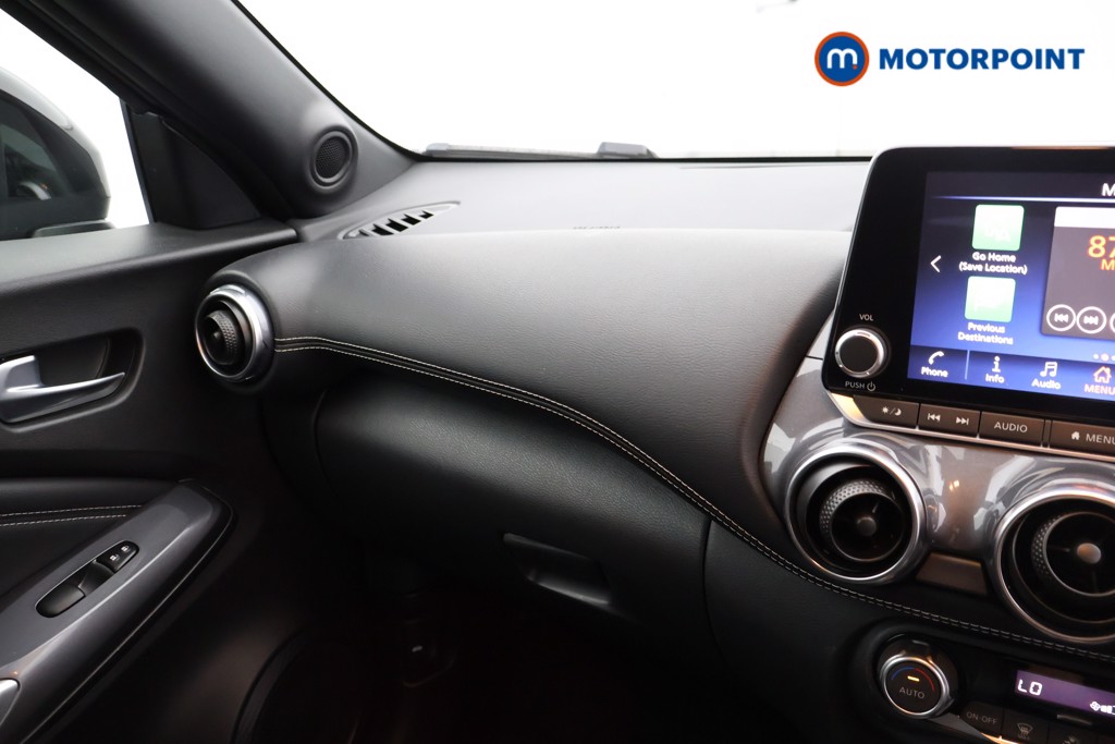 Nissan Juke N-Connecta Automatic Petrol SUV - Stock Number (1560437) - 7th supplementary image