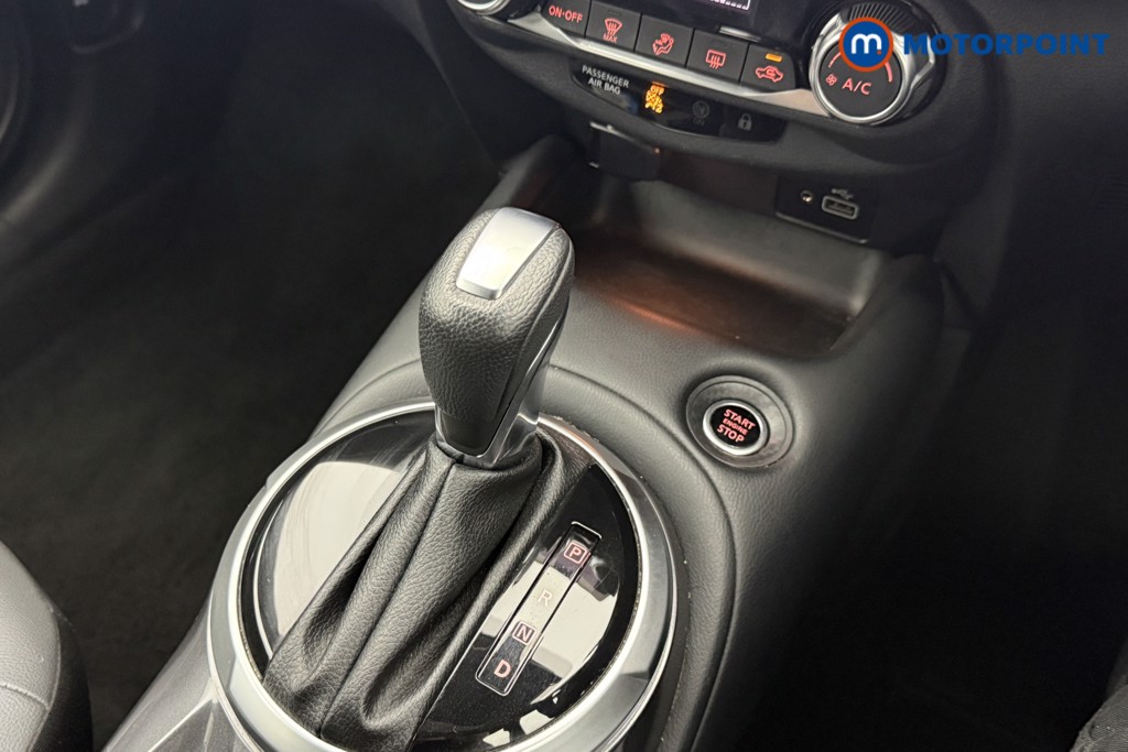 Nissan Juke N-Connecta Automatic Petrol SUV - Stock Number (1560438) - 5th supplementary image