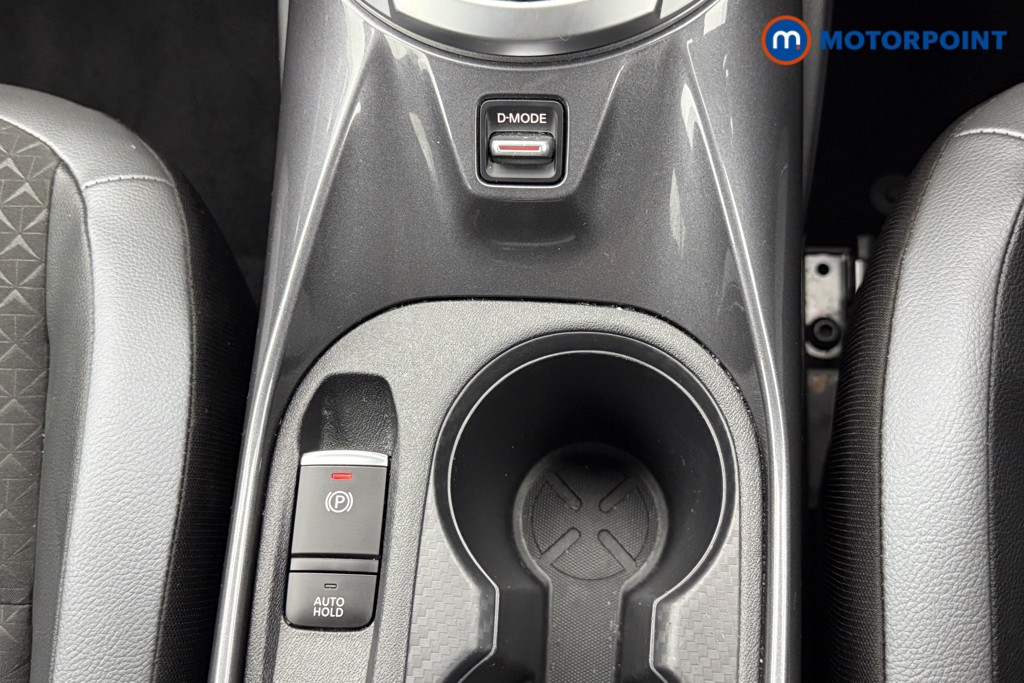 Nissan Juke N-Connecta Automatic Petrol SUV - Stock Number (1560438) - 6th supplementary image