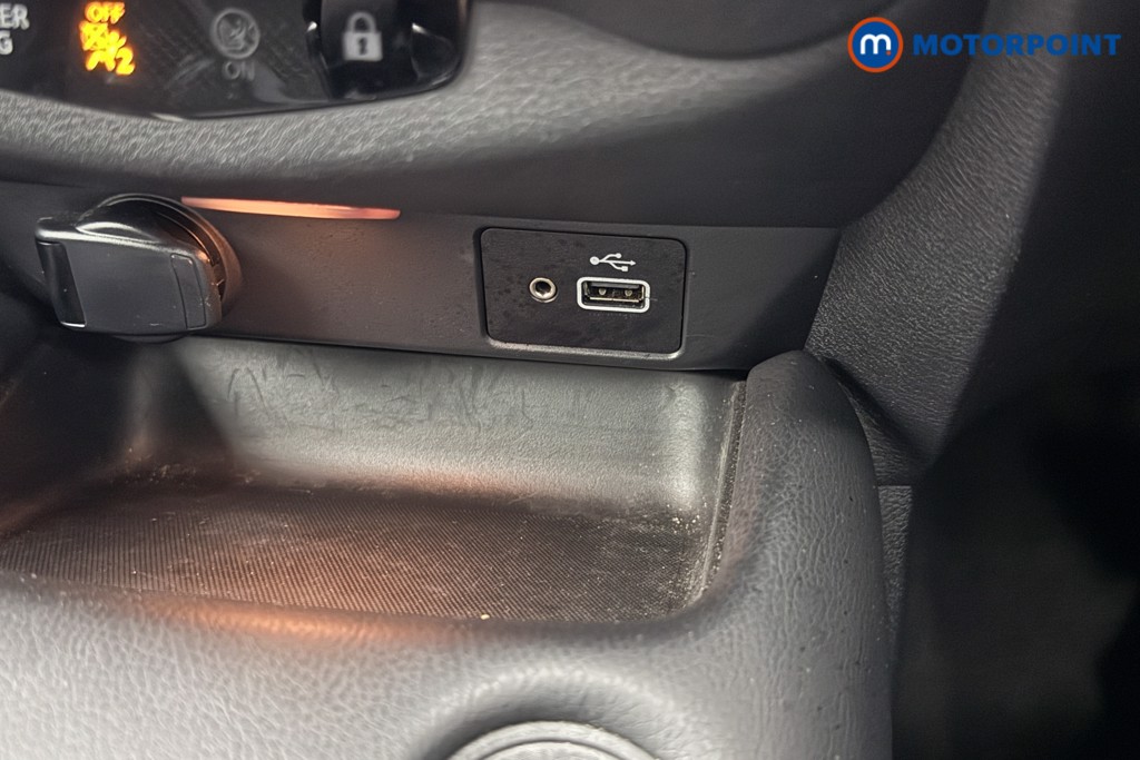 Nissan Juke N-Connecta Automatic Petrol SUV - Stock Number (1560438) - 7th supplementary image