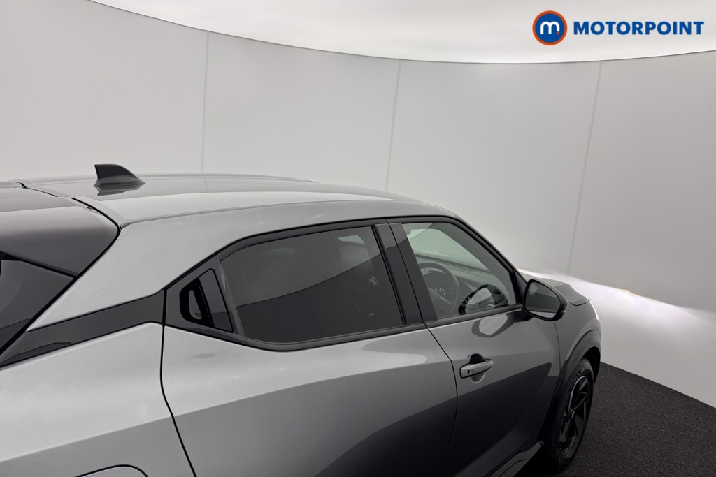 Nissan Juke N-Connecta Automatic Petrol SUV - Stock Number (1560438) - 25th supplementary image