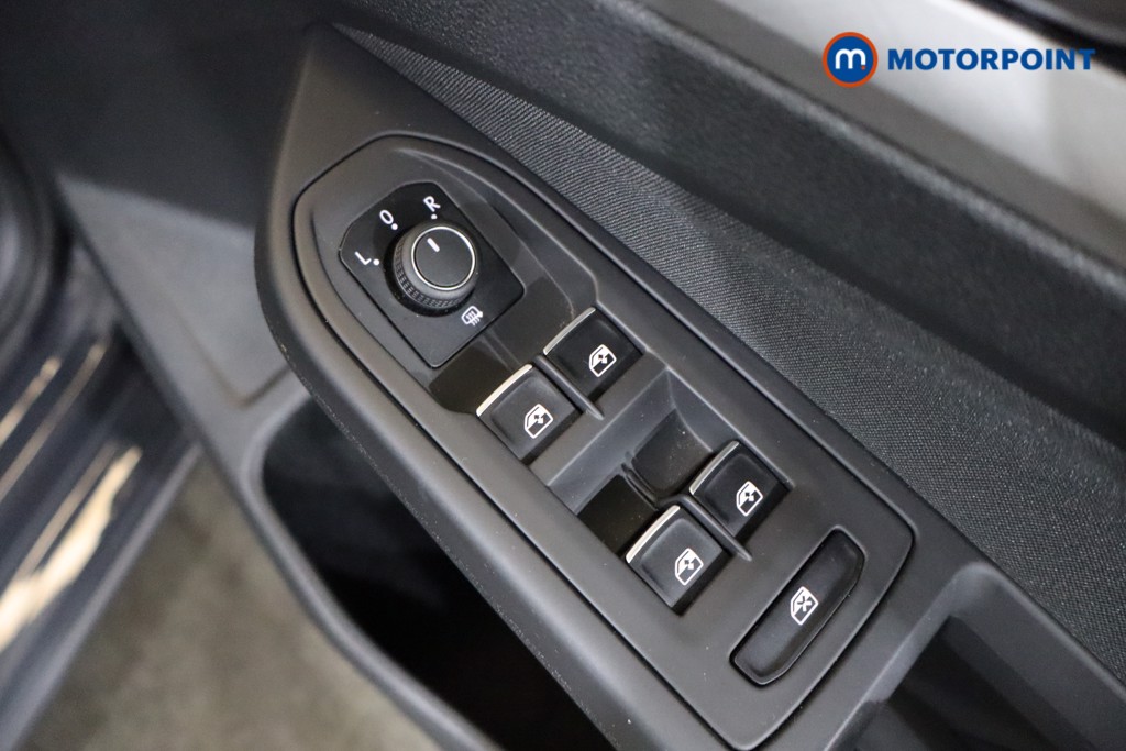 Volkswagen Golf Life Automatic Petrol Hatchback - Stock Number (1560896) - 17th supplementary image