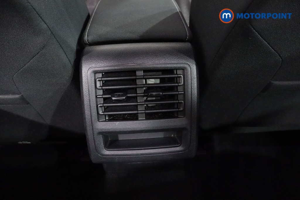 Volkswagen Golf Life Automatic Petrol Hatchback - Stock Number (1560896) - 20th supplementary image