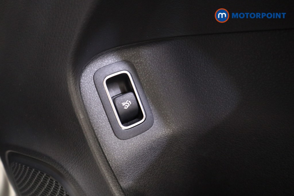 Mercedes-Benz A Class Amg Line Automatic Diesel Saloon - Stock Number (1561054) - 10th supplementary image