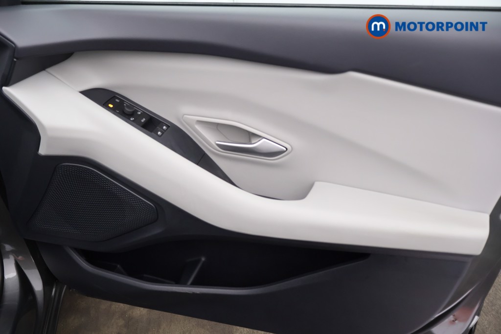 Ford Explorer Select Automatic Electric SUV - Stock Number (1561358) - 9th supplementary image