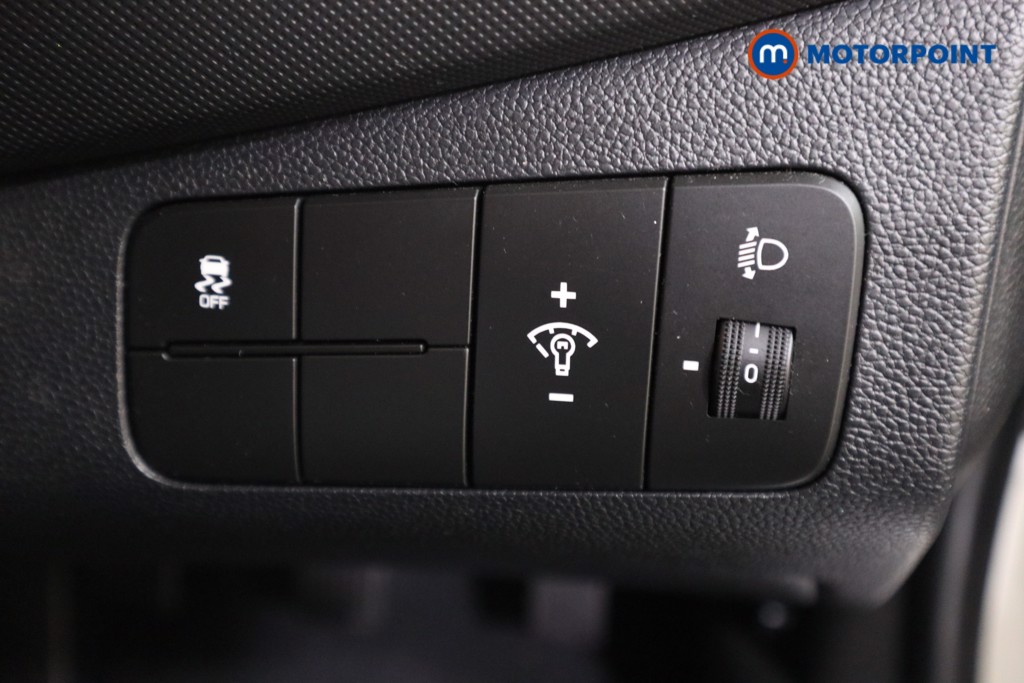 Hyundai I10 Play Manual Petrol Hatchback - Stock Number (1561759) - 9th supplementary image