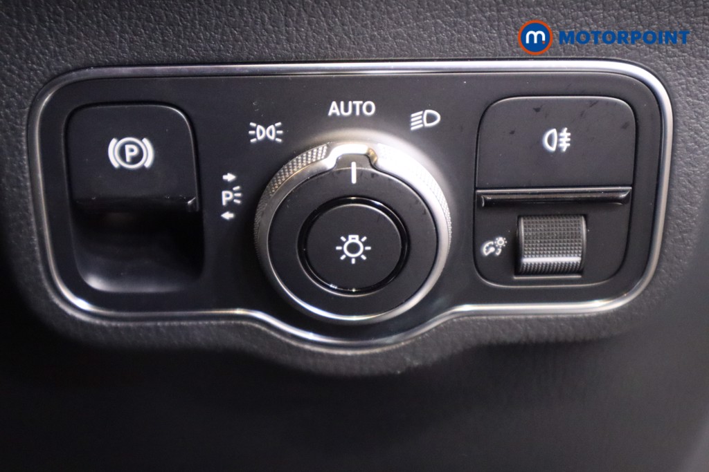 Mercedes-Benz B Class Sport Automatic Diesel Hatchback - Stock Number (1561844) - 15th supplementary image