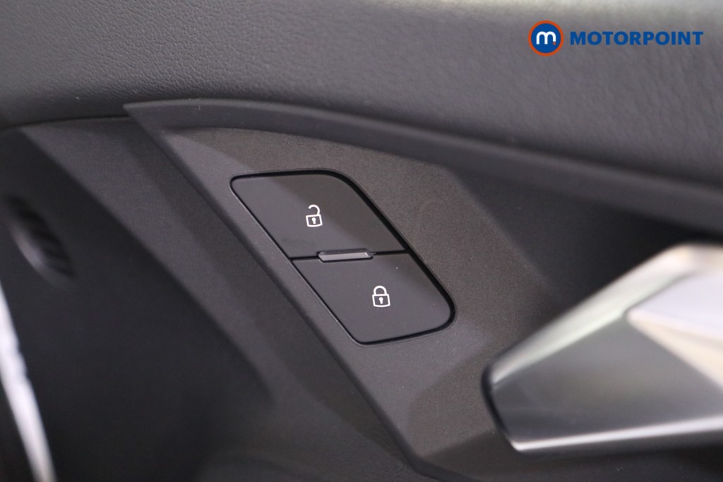 Audi A3 S Line Manual Petrol Hatchback - Stock Number (1562110) - 11th supplementary image