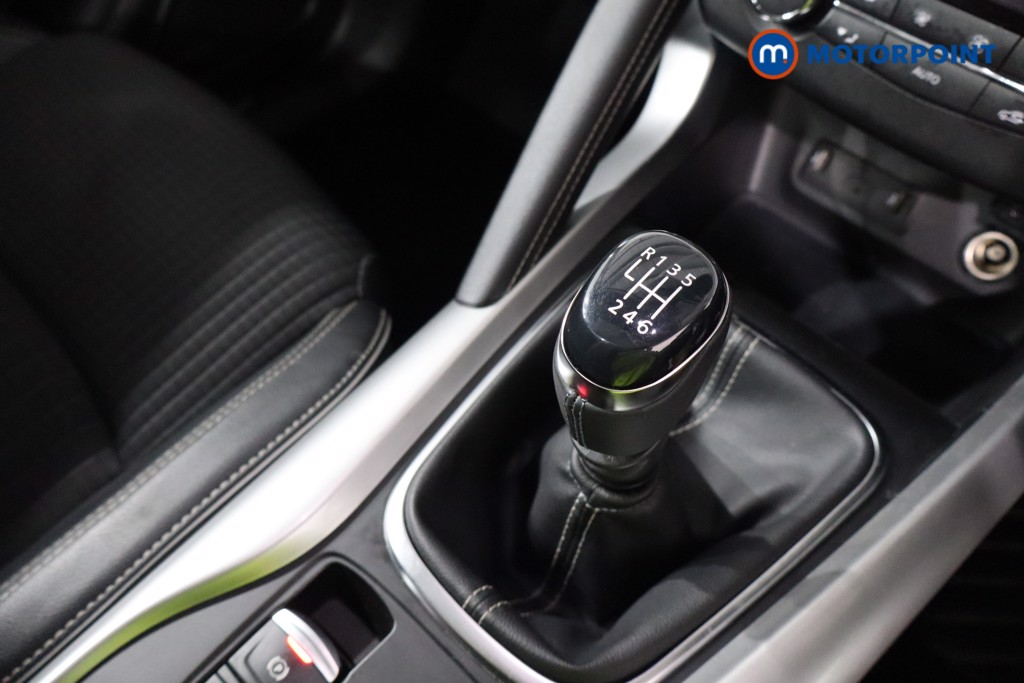 Renault Kadjar Signature Nav Manual Petrol SUV - Stock Number (1562232) - 15th supplementary image