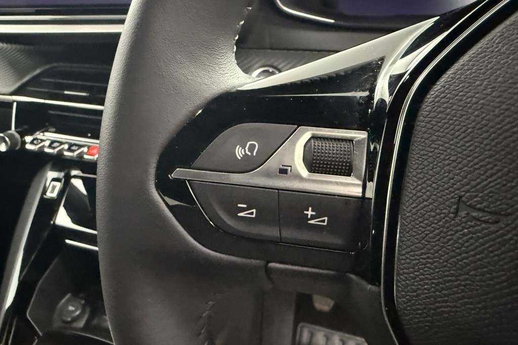 Peugeot 2008 Allure Manual Petrol SUV - Stock Number (1562299) - 3rd supplementary image