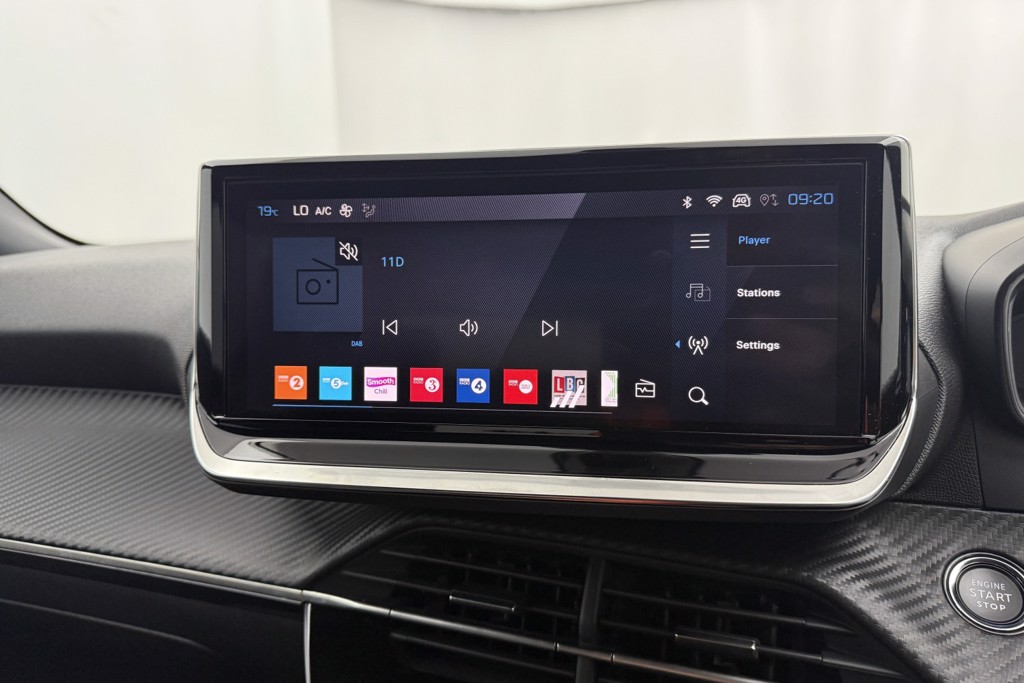 Peugeot 2008 Allure Manual Petrol SUV - Stock Number (1562299) - 9th supplementary image