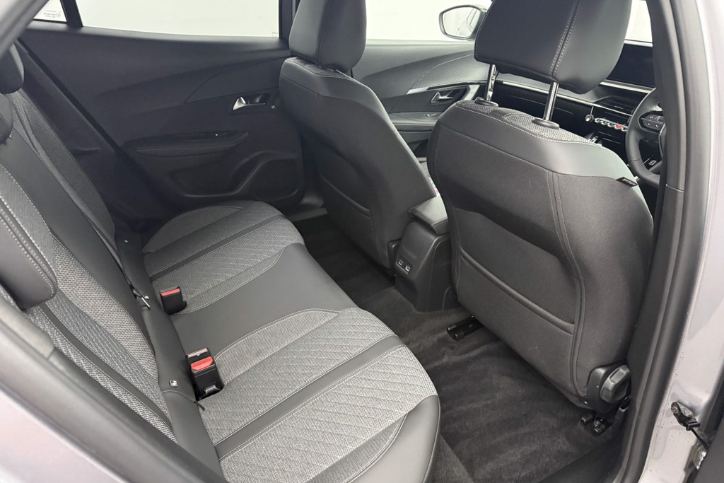 Peugeot 2008 Allure Manual Petrol SUV - Stock Number (1562299) - 19th supplementary image