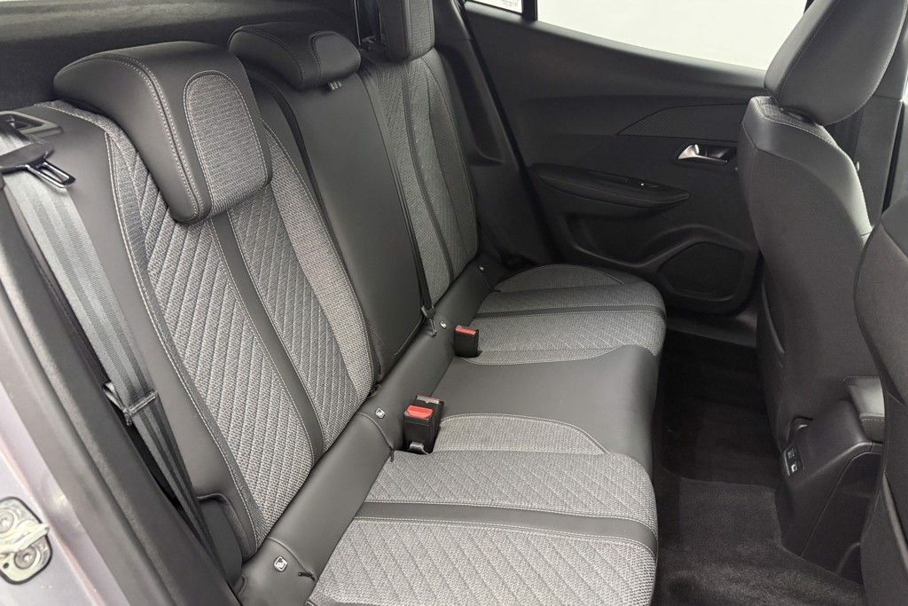 Peugeot 2008 Allure Manual Petrol SUV - Stock Number (1562299) - 21st supplementary image