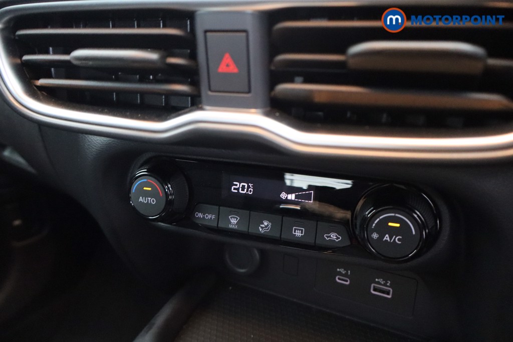 Nissan Juke Acenta Premium Automatic Petrol-Electric Hybrid SUV - Stock Number (1562374) - 11th supplementary image