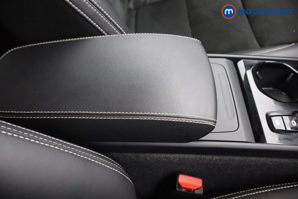 Volvo Xc40 R Design Automatic Petrol SUV - Stock Number (1562700) - 7th supplementary image