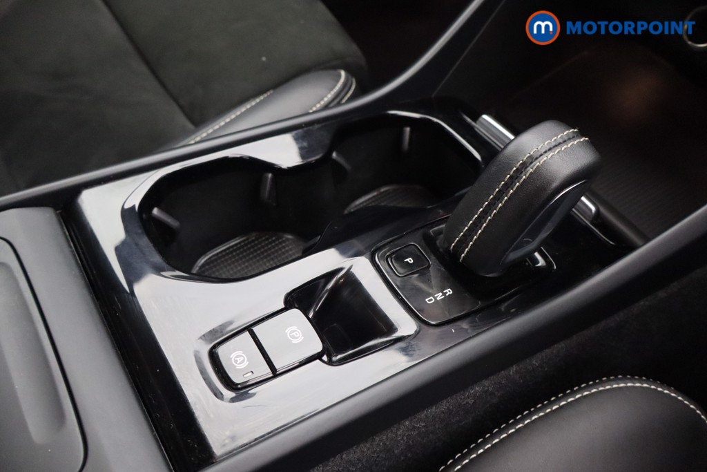 Volvo Xc40 R Design Automatic Petrol SUV - Stock Number (1562700) - 9th supplementary image