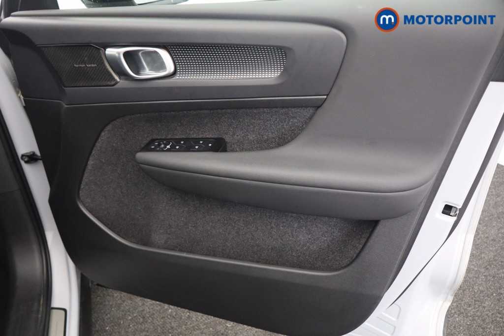 Volvo Xc40 R Design Automatic Petrol SUV - Stock Number (1562700) - 17th supplementary image