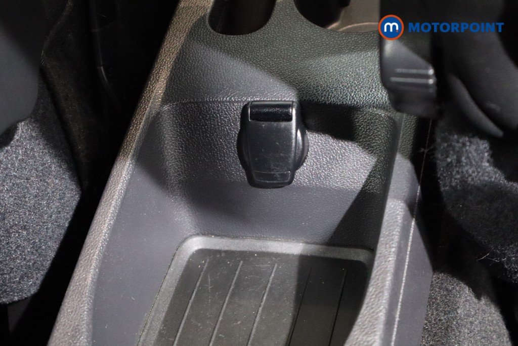 Renault Captur Gt Line Manual Diesel SUV - Stock Number (1562746) - 13th supplementary image