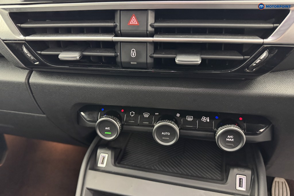 Citroen C4 Shine Manual Petrol Hatchback - Stock Number (1562868) - 15th supplementary image