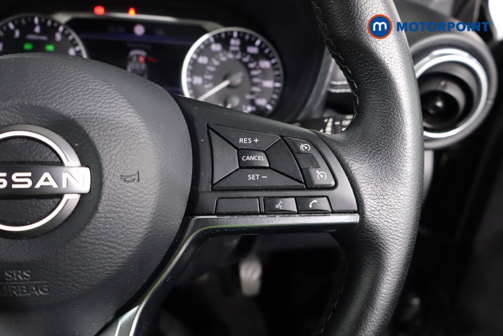 Nissan Juke N-Connecta Manual Petrol SUV - Stock Number (1563177) - 8th supplementary image