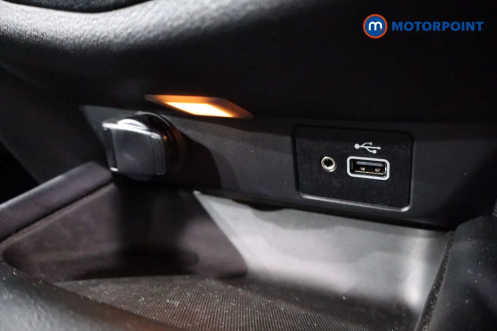Nissan Juke N-Connecta Manual Petrol SUV - Stock Number (1563177) - 18th supplementary image