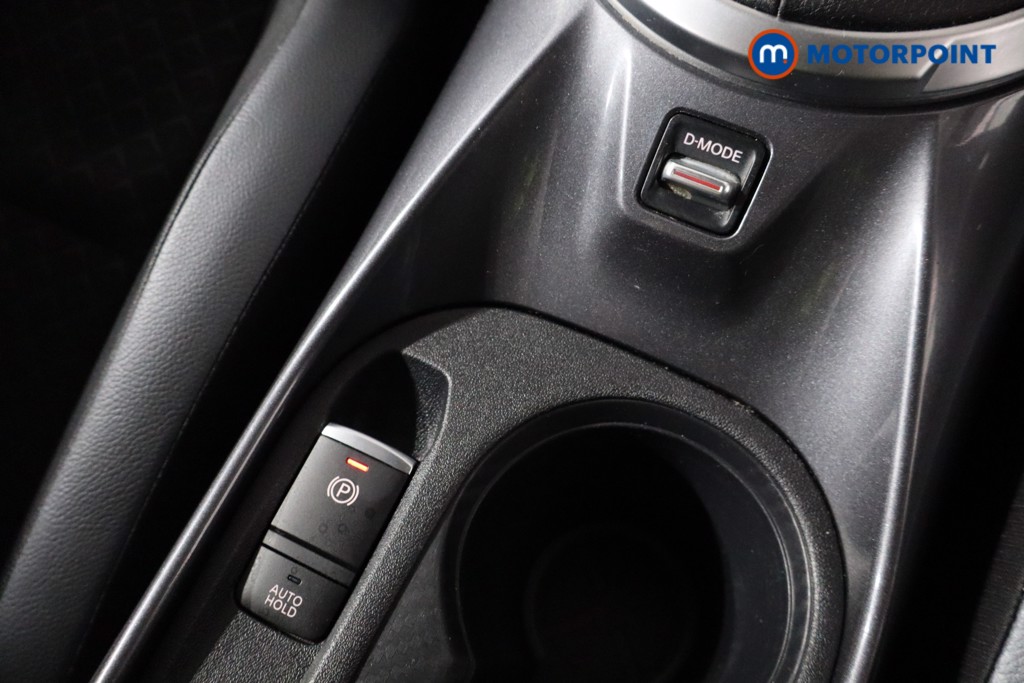 Nissan Juke N-Connecta Manual Petrol SUV - Stock Number (1563177) - 20th supplementary image