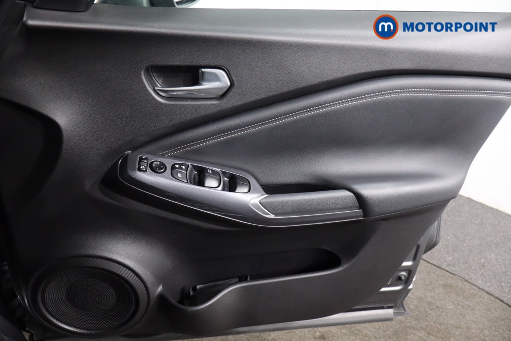 Nissan Juke N-Connecta Manual Petrol SUV - Stock Number (1563177) - 23rd supplementary image