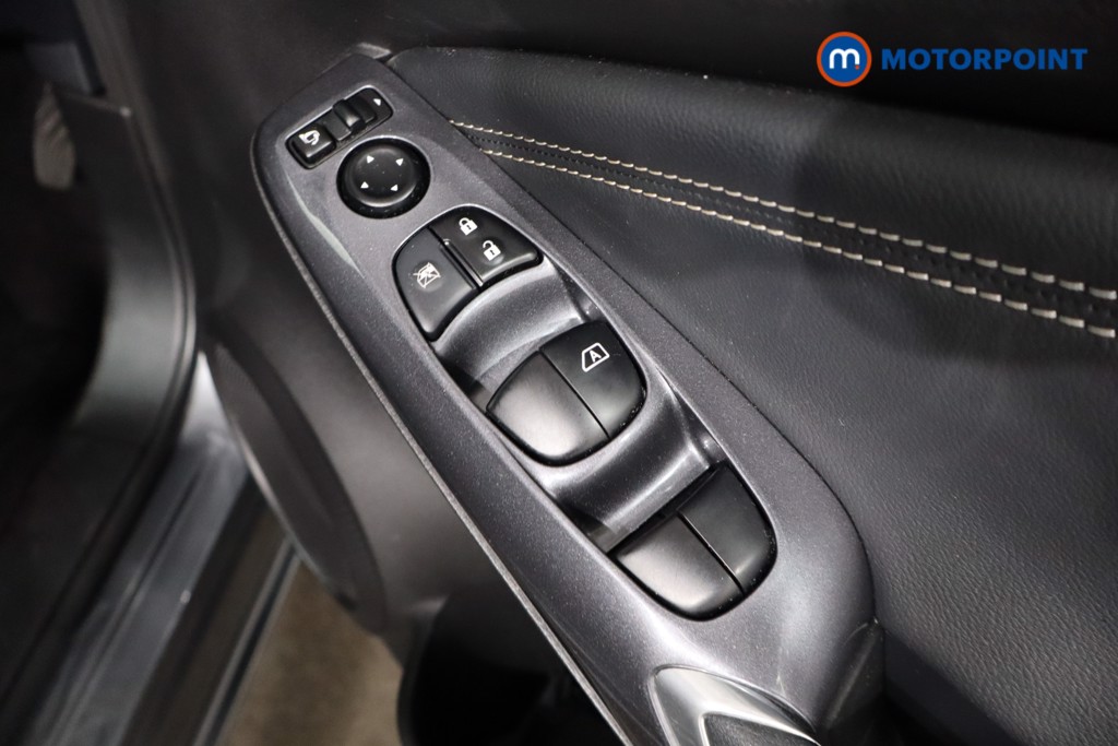 Nissan Juke N-Connecta Manual Petrol SUV - Stock Number (1563177) - 24th supplementary image