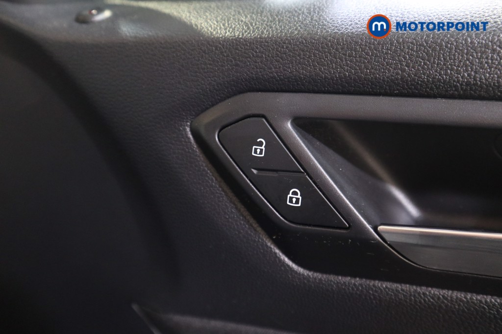 Volkswagen T-Roc SEL Automatic Petrol SUV - Stock Number (1563380) - 11th supplementary image