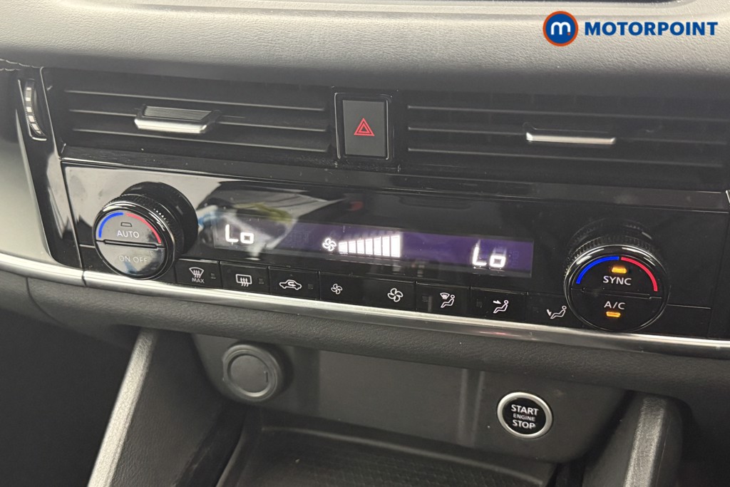 Nissan Qashqai Acenta Premium Automatic Petrol SUV - Stock Number (1563434) - 4th supplementary image