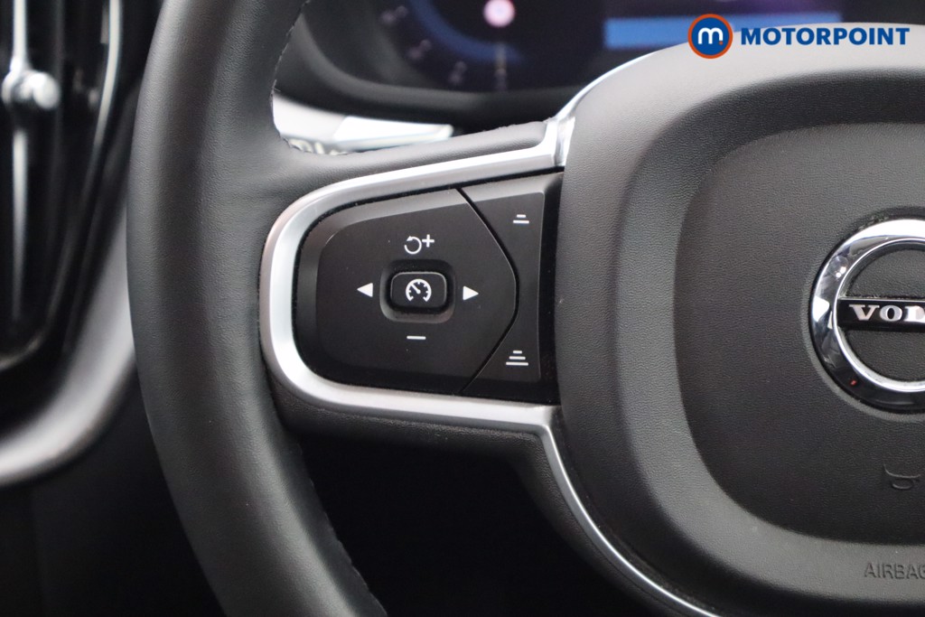 Volvo Xc60 Momentum Automatic Petrol SUV - Stock Number (1563602) - 4th supplementary image