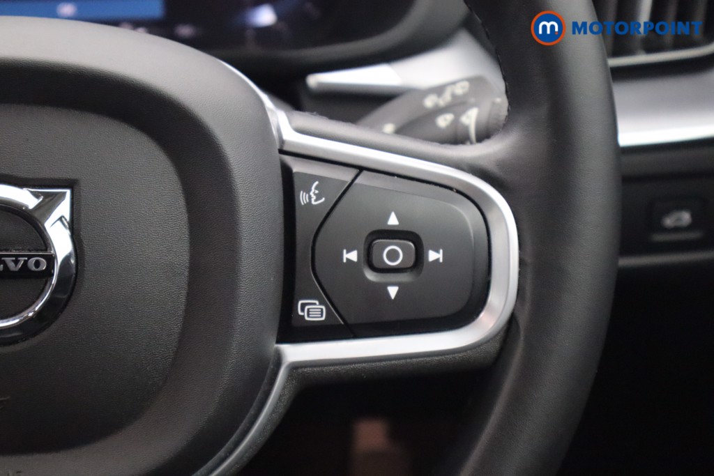 Volvo Xc60 Momentum Automatic Petrol SUV - Stock Number (1563602) - 5th supplementary image