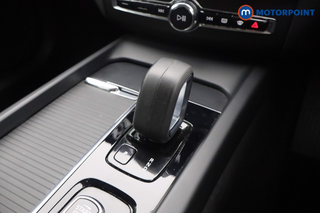 Volvo Xc60 Momentum Automatic Petrol SUV - Stock Number (1563602) - 10th supplementary image