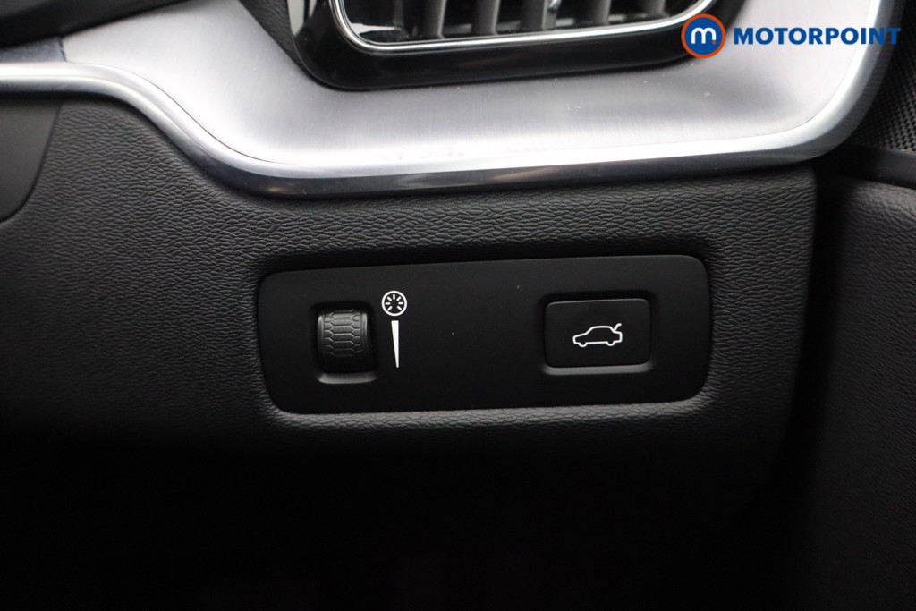Volvo Xc60 Momentum Automatic Petrol SUV - Stock Number (1563602) - 14th supplementary image