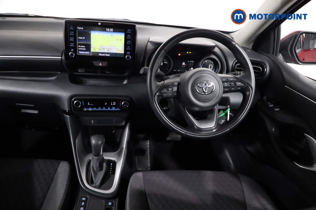 Toyota Yaris Design Automatic Petrol-Electric Hybrid Hatchback - Stock Number (1563638) - 3rd supplementary image