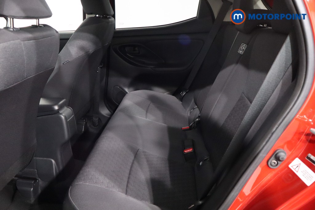 Toyota Yaris Design Automatic Petrol-Electric Hybrid Hatchback - Stock Number (1563638) - 5th supplementary image