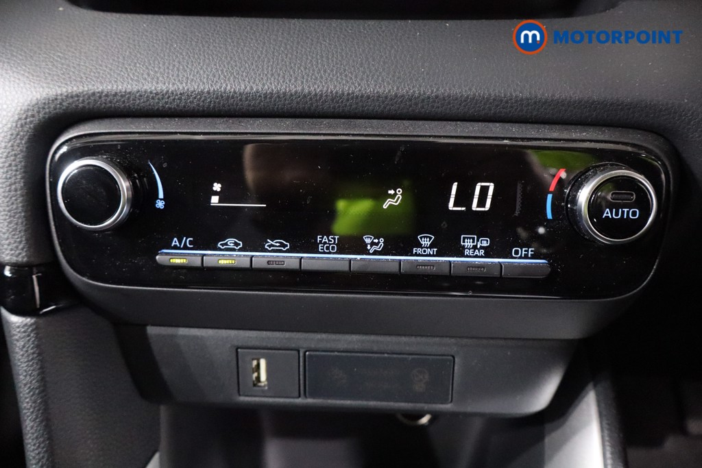 Toyota Yaris Design Automatic Petrol-Electric Hybrid Hatchback - Stock Number (1563638) - 15th supplementary image